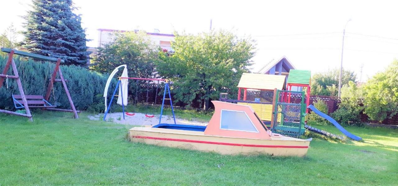 Ow Wilk - Pokoje I Domki Z Aneksami Kuchennymi, Parking, Plac Zabaw Leba Bagian luar foto
