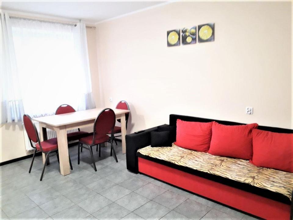 Ow Wilk - Pokoje I Domki Z Aneksami Kuchennymi, Parking, Plac Zabaw Leba Bagian luar foto