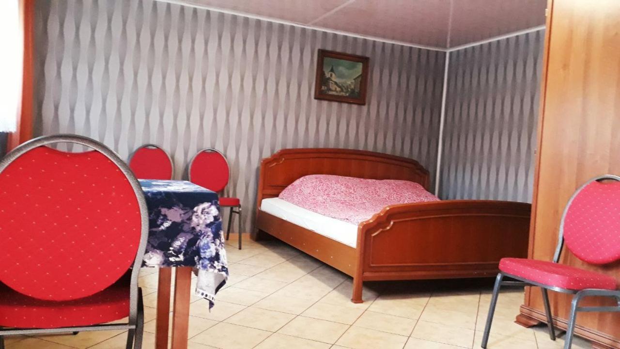 Ow Wilk - Pokoje I Domki Z Aneksami Kuchennymi, Parking, Plac Zabaw Leba Bagian luar foto
